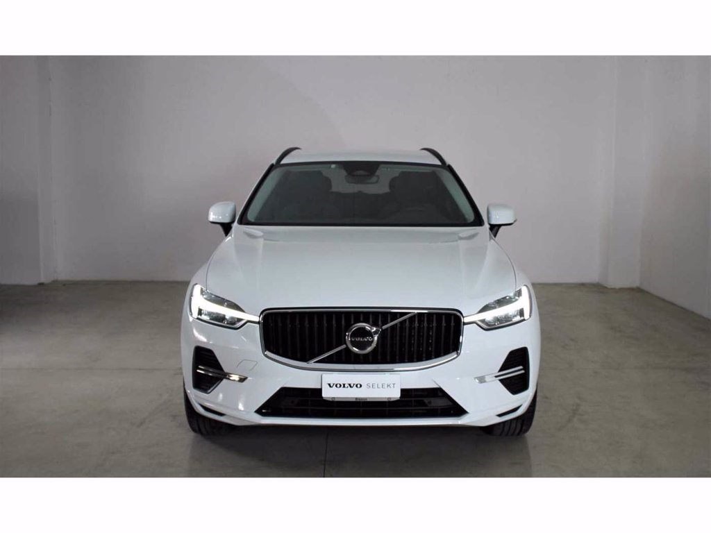 VOLVO XC60 Momentum Pro, B4 AWD mild hybrid (D)