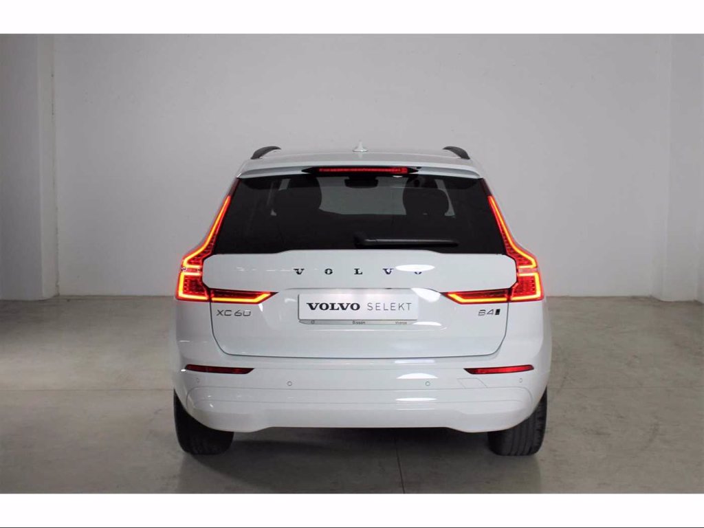 VOLVO XC60 Momentum Pro, B4 AWD mild hybrid (D)