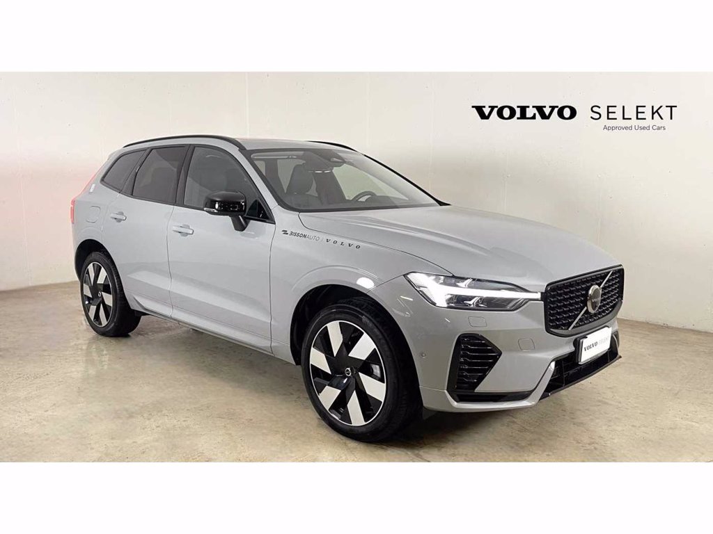 VOLVO XC60 Recharge Ultimate, T6 AWD Plug-in hybrid (fino a 23w45), Elettrica/Benzina, Dark