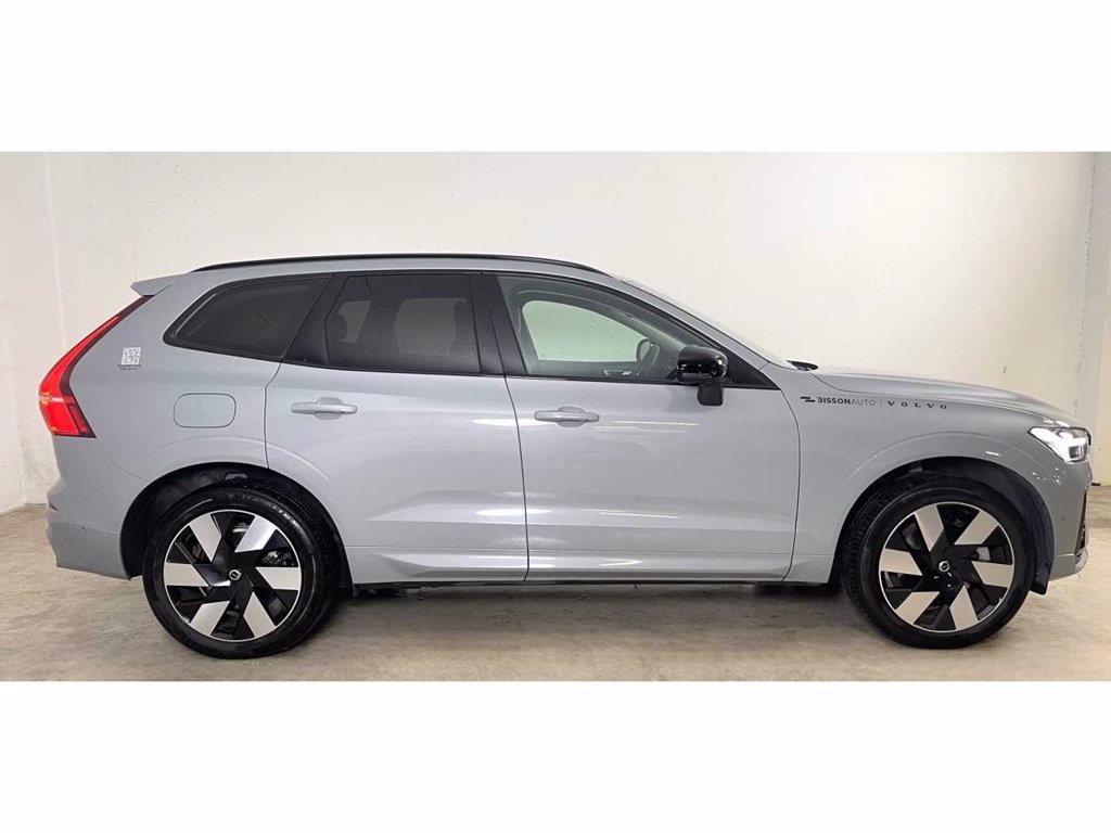 VOLVO XC60 Recharge Ultimate, T6 AWD Plug-in hybrid (fino a 23w45), Elettrica/Benzina, Dark