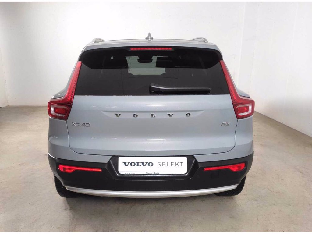 VOLVO XC40 Core, B3 Mild hybrid, Benzina