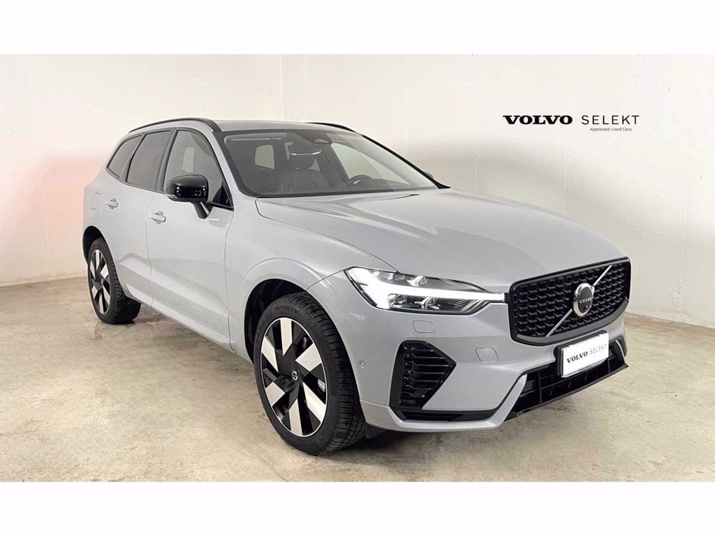 VOLVO XC60 Recharge Ultimate, T6 AWD Plug-in hybrid (fino a 23w45), Elettrica/Benzina, Dark