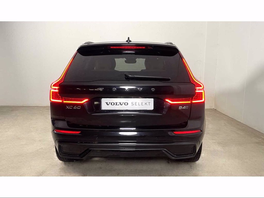 VOLVO XC60 Ultimate, B4 AWD mild hybrid, Diesel, Dark