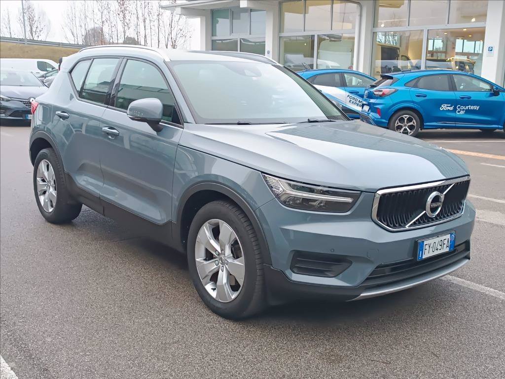 VOLVO XC40 2.0 d3 Momentum awd geartronic