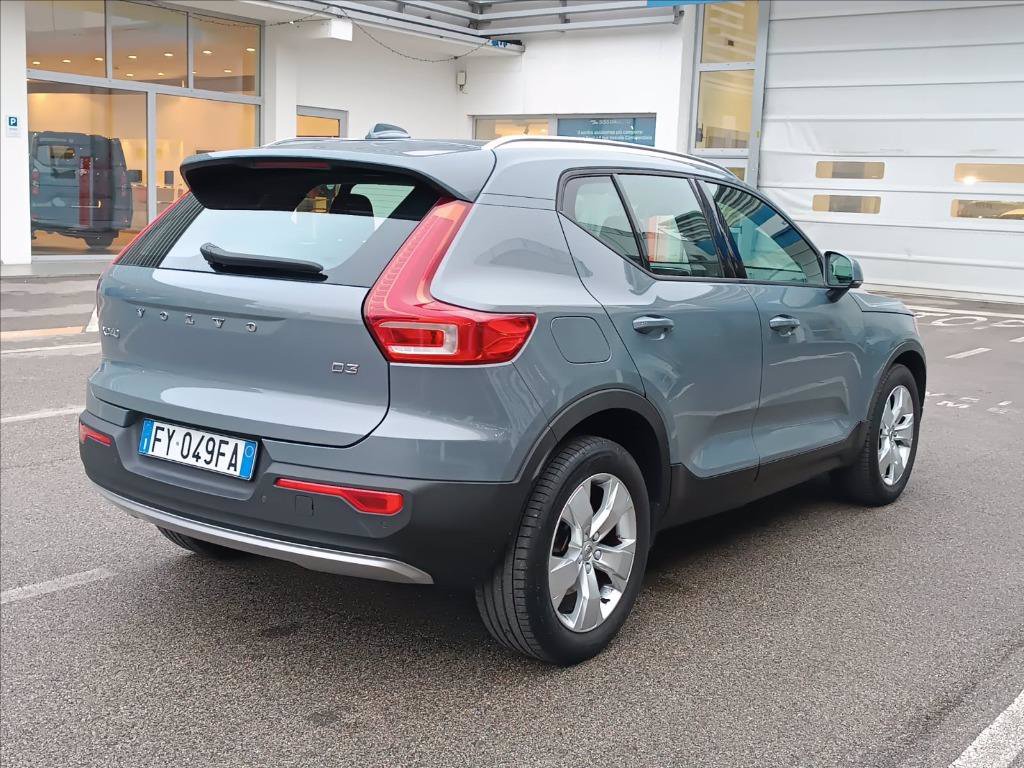 VOLVO XC40 2.0 d3 Momentum awd geartronic