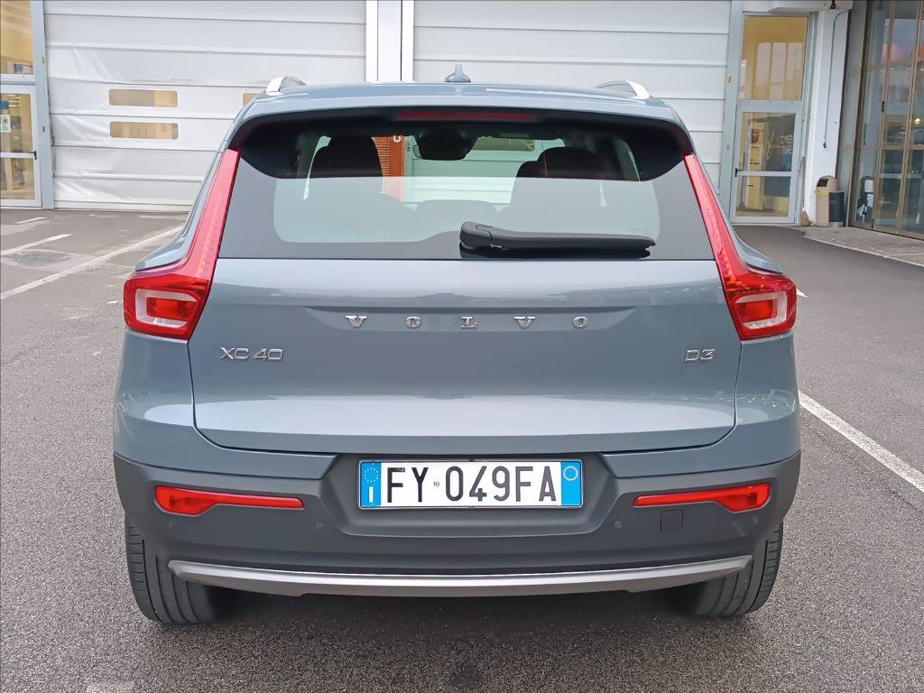 VOLVO XC40 2.0 d3 Momentum awd geartronic