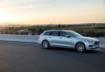 191757 New Volvo V90 Location Driving